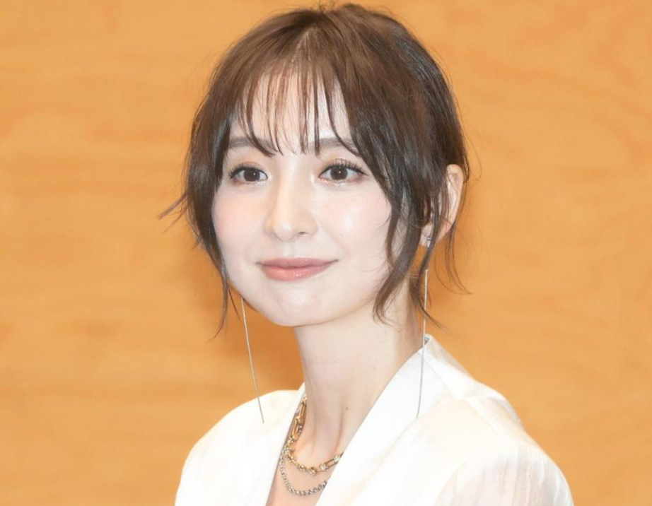 篠田麻里子