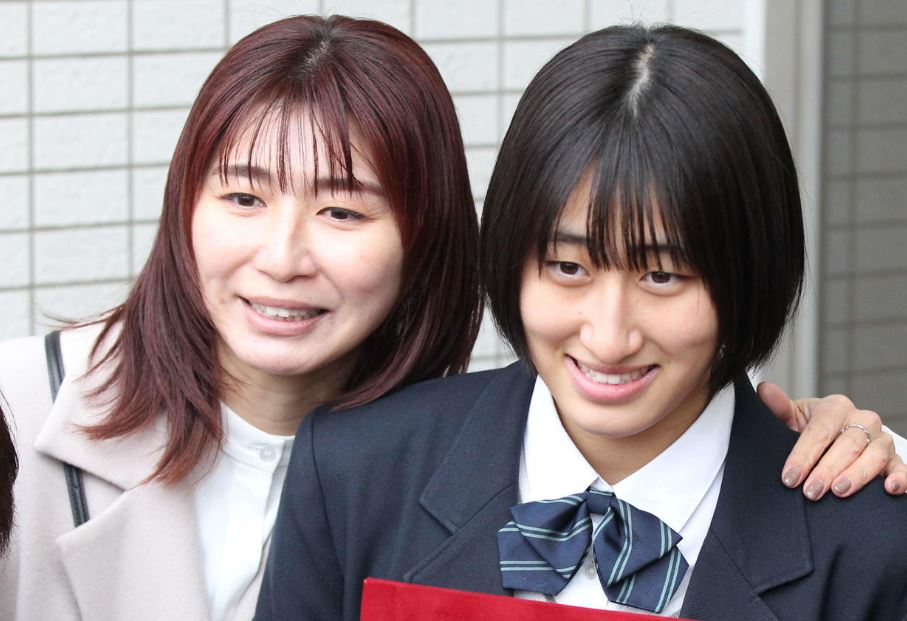 秋本美空と母